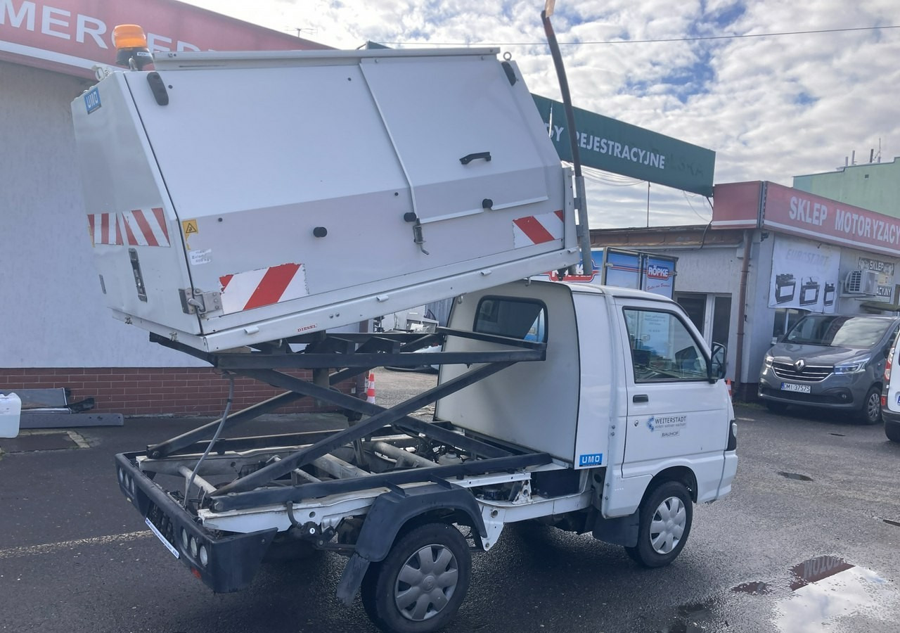 Benne à ordures ménagères Piaggio Piaggio Porter Śmieciarka Wywrotka 2015: photos 14 Benne à ordures ménagères Piaggio Piaggio Porter Śmieciarka Wywrotka 2015: photos 14