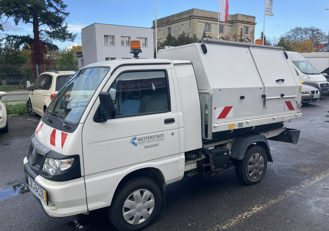 Piaggio Piaggio Porter Śmieciarka Wywrotka 2015 - Benne à ordures ménagères: photos 2 Piaggio Piaggio Porter Śmieciarka Wywrotka 2015 - Benne à ordures ménagères: photos 2