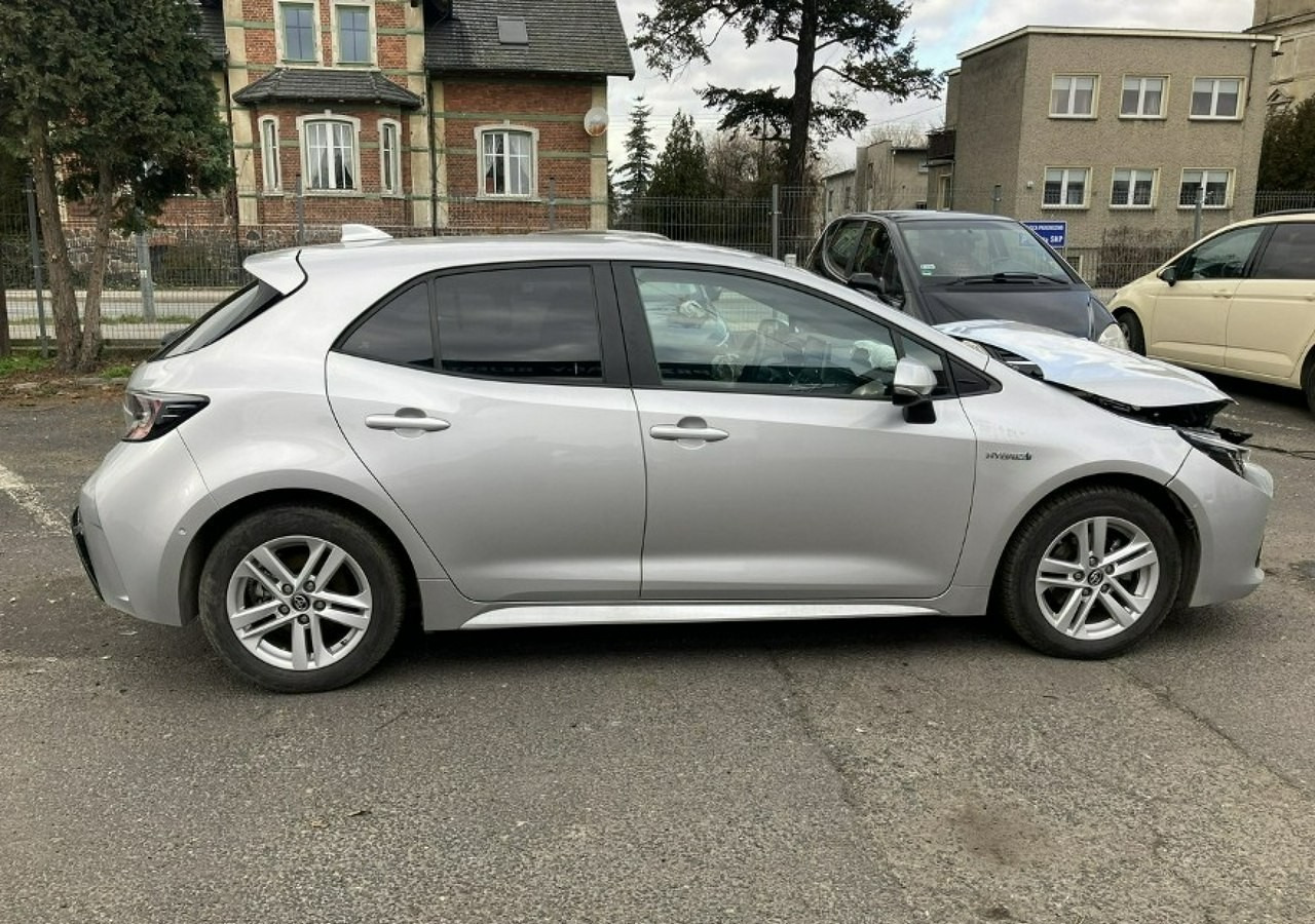 Voiture à hayon Toyota Corolla XII Corolla 1.8 Hybrid 102KM Comfort Salon PL 2020: photos 10