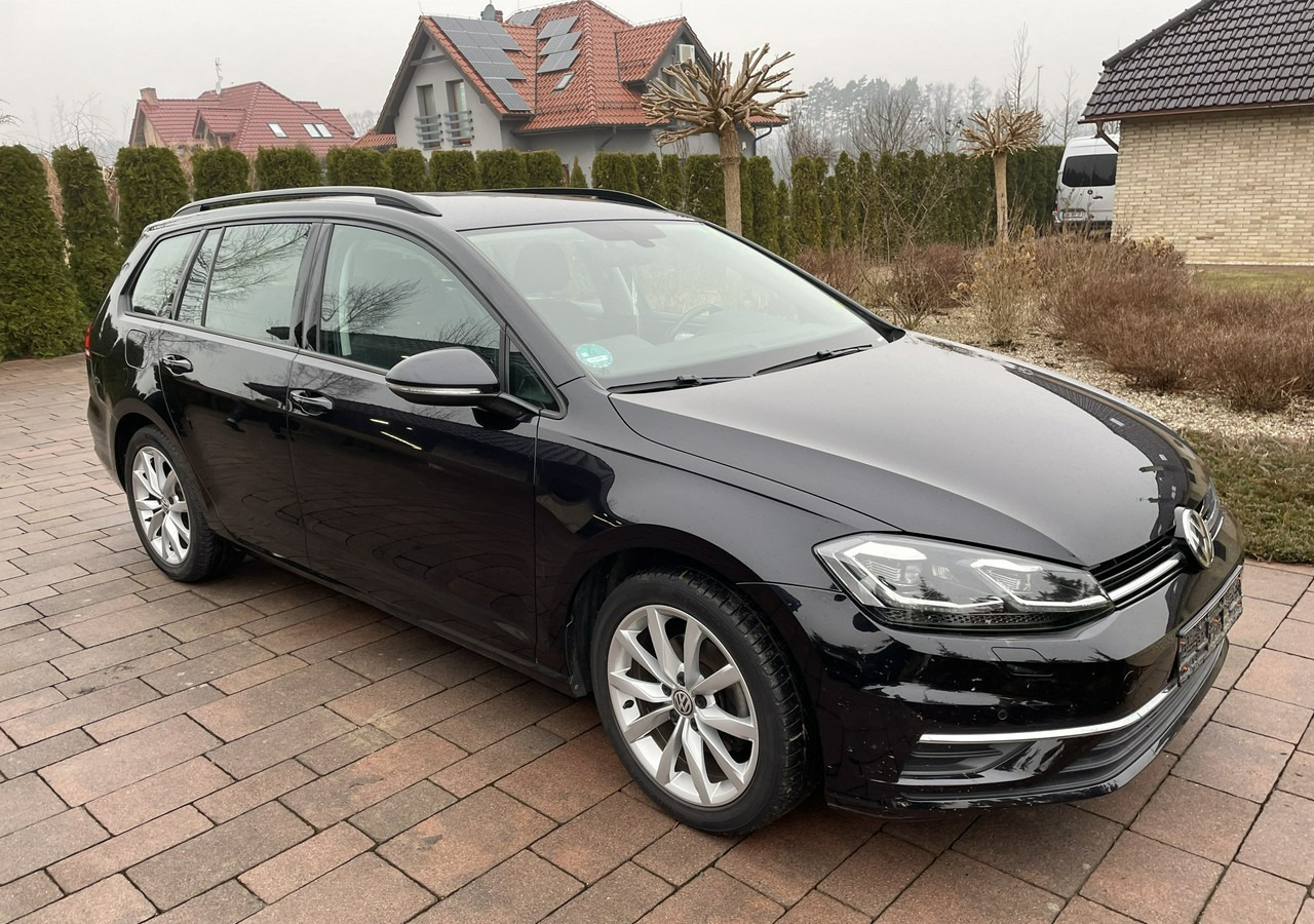 Volkswagen Golf VIII Volkswagen Golf VII 1.0 -115KM TSI 39482km Comfortline Model 2021 - Voiture: photos 1 Volkswagen Golf VIII Volkswagen Golf VII 1.0 -115KM TSI 39482km Comfortline Model 2021 - Voiture: photos 1