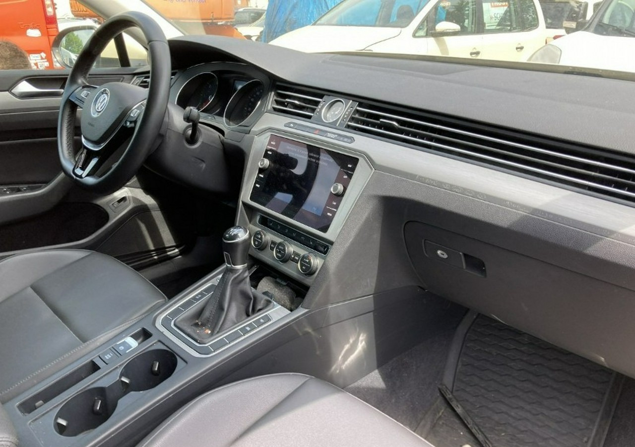 Volkswagen Passat B8 Passat B8 2.0-150KM 2018 - Voiture: photos 3 Volkswagen Passat B8 Passat B8 2.0-150KM 2018 - Voiture: photos 3