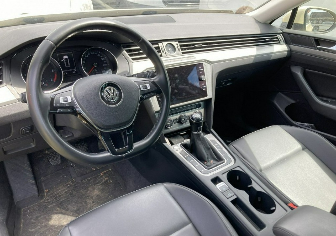 Volkswagen Passat B8 Passat B8 2.0-150KM 2018 - Voiture: photos 5 Volkswagen Passat B8 Passat B8 2.0-150KM 2018 - Voiture: photos 5