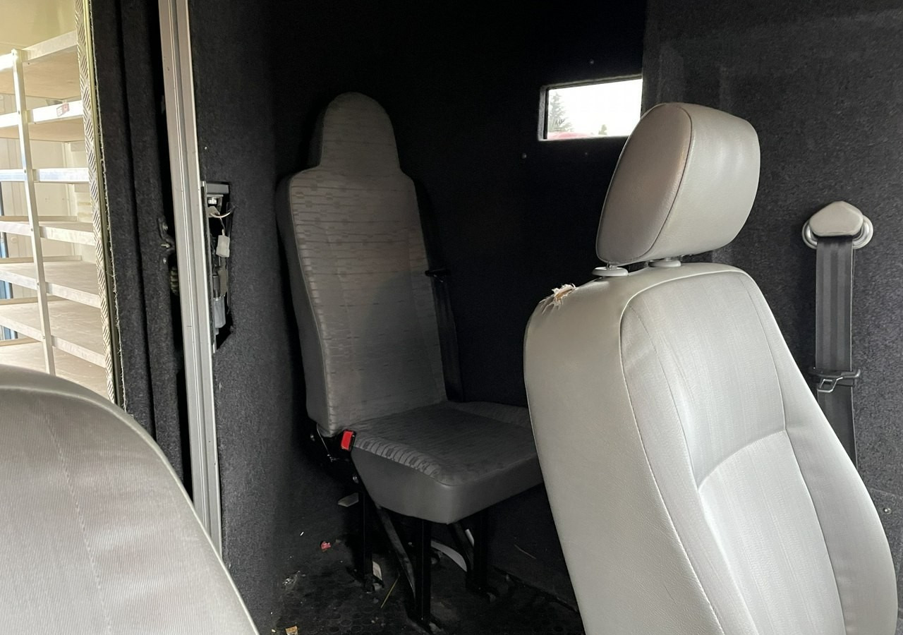 Fourgon blindé Volkswagen Transporter T5 Transporter Bankowóz kuloodporny opancerzony Model 2015: photos 14