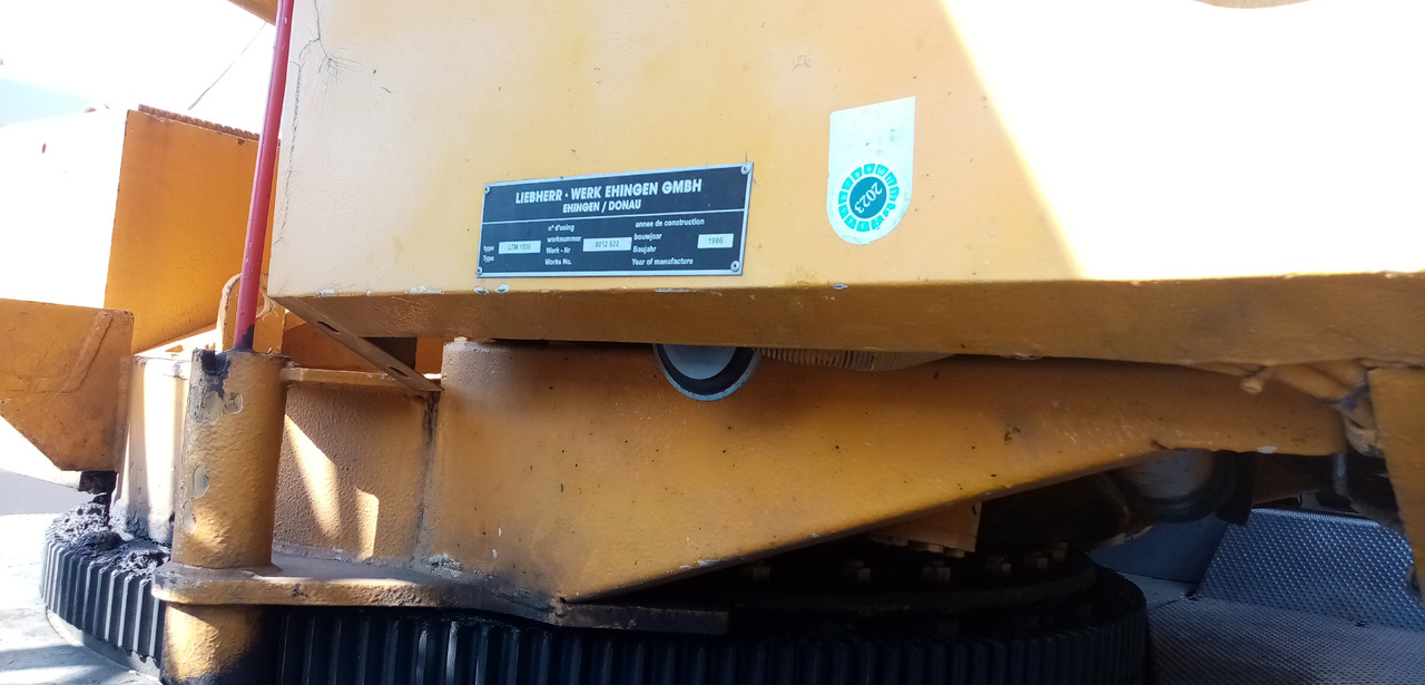 LIEBHERR LTM 1030 - Engins de chantier: photos 2 LIEBHERR LTM 1030 - Engins de chantier: photos 2