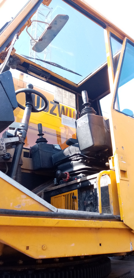 LIEBHERR LTM 1030 - Engins de chantier: photos 4 LIEBHERR LTM 1030 - Engins de chantier: photos 4