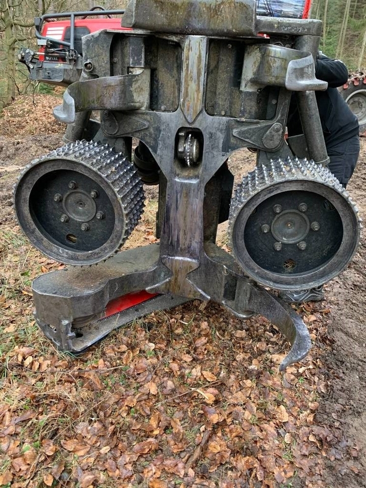 Komatsu S132 - Tête d'abattage: photos 1 Komatsu S132 - Tête d'abattage: photos 1