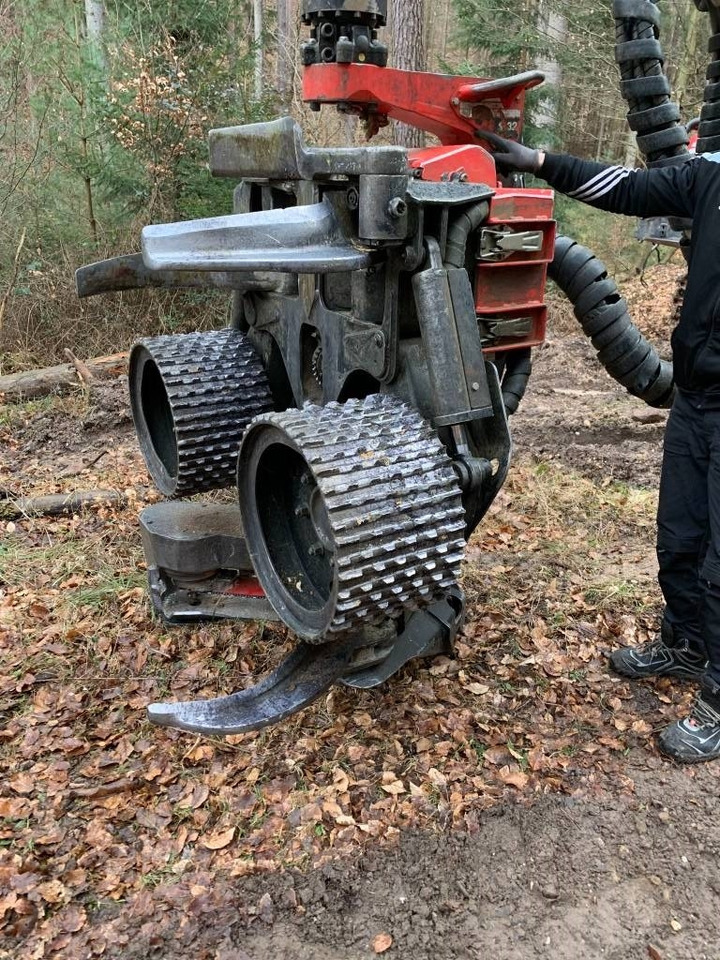 Komatsu S132 - Tête d'abattage: photos 2 Komatsu S132 - Tête d'abattage: photos 2