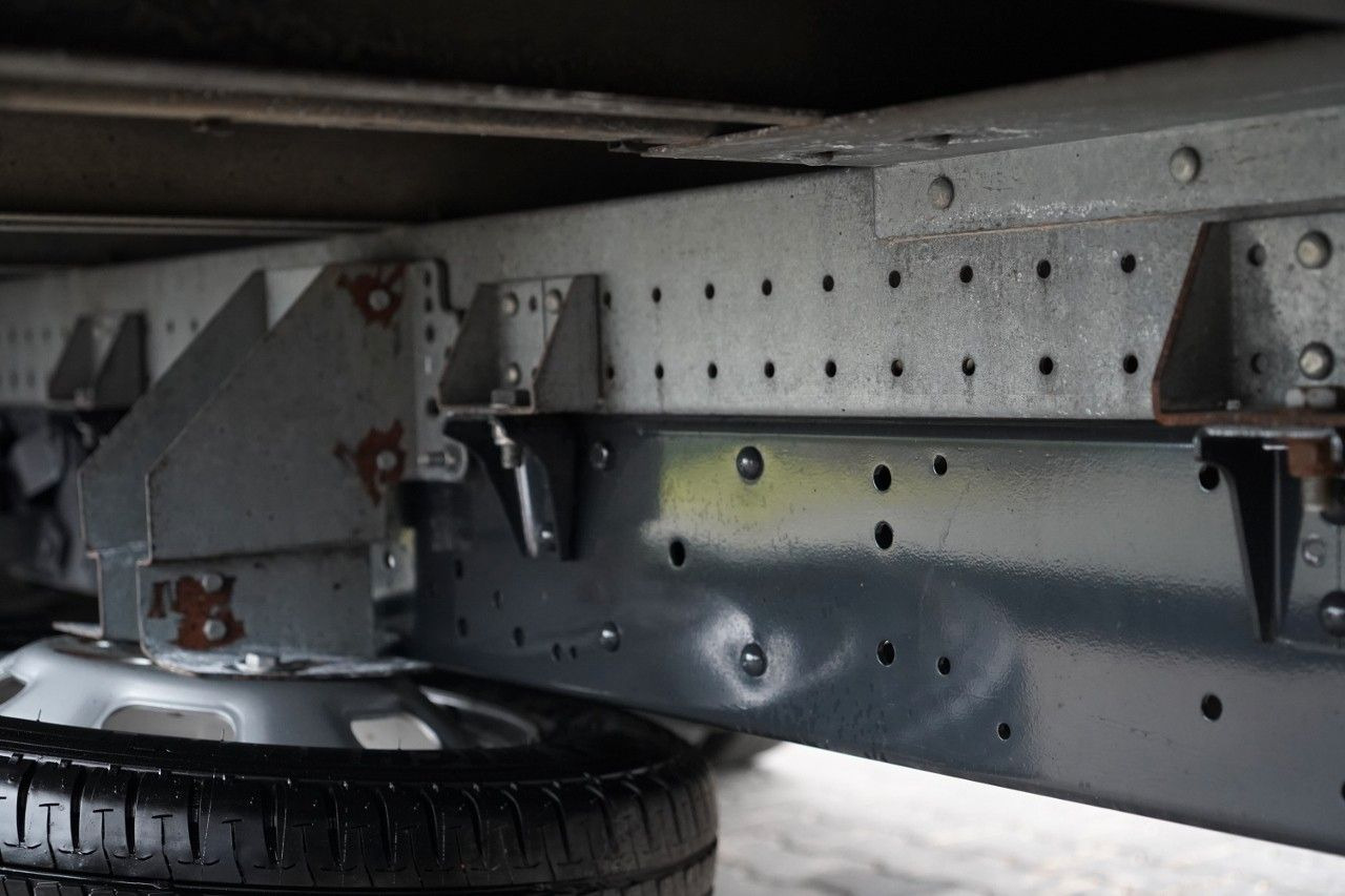 Utilitaire frigorifique Iveco DAILY 35-140 / KONTENER 4,2 M / WINDA / BLIŹNIAK: photos 19