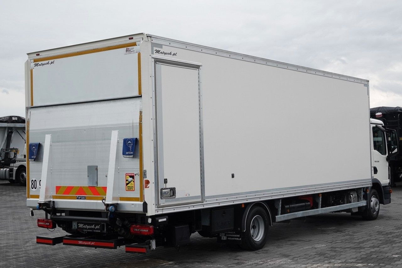 MAN TGL 12.250 / SOLÓWKA / KONTENER 8 M / WINDA / BO - Camion fourgon: photos 3 MAN TGL 12.250 / SOLÓWKA / KONTENER 8 M / WINDA / BO - Camion fourgon: photos 3