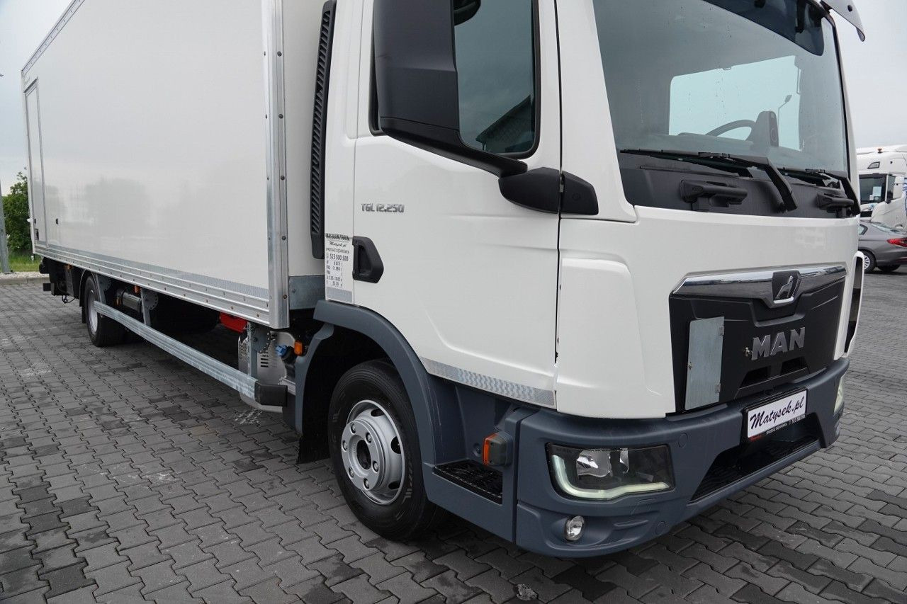 MAN TGL 12.250 / SOLÓWKA / KONTENER 8 M / WINDA / BO - Camion fourgon: photos 5 MAN TGL 12.250 / SOLÓWKA / KONTENER 8 M / WINDA / BO - Camion fourgon: photos 5