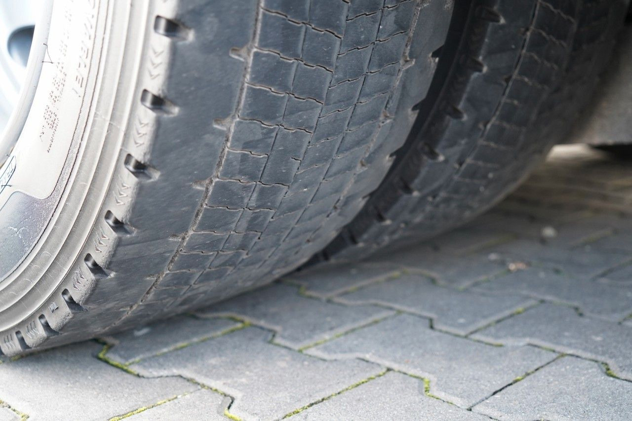 Camion à rideaux coulissants Mercedes-Benz ACTROS 2545 / SOLÓWKA / 6x2 / OŚ PODNOSZONA / B: photos 19 Camion à rideaux coulissants Mercedes-Benz ACTROS 2545 / SOLÓWKA / 6x2 / OŚ PODNOSZONA / B: photos 19