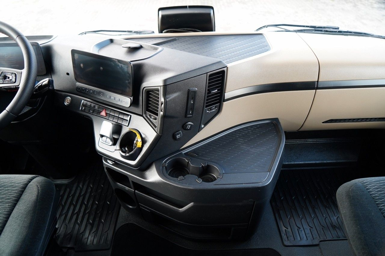 Camion à rideaux coulissants Mercedes-Benz ACTROS 2545 / SOLÓWKA / 6x2 / OŚ PODNOSZONA / B: photos 31 Camion à rideaux coulissants Mercedes-Benz ACTROS 2545 / SOLÓWKA / 6x2 / OŚ PODNOSZONA / B: photos 31