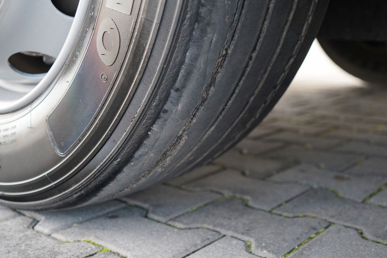 Camion à rideaux coulissants Mercedes-Benz ACTROS 2545 / SOLÓWKA / 6x2 / OŚ PODNOSZONA / B: photos 20 Camion à rideaux coulissants Mercedes-Benz ACTROS 2545 / SOLÓWKA / 6x2 / OŚ PODNOSZONA / B: photos 20