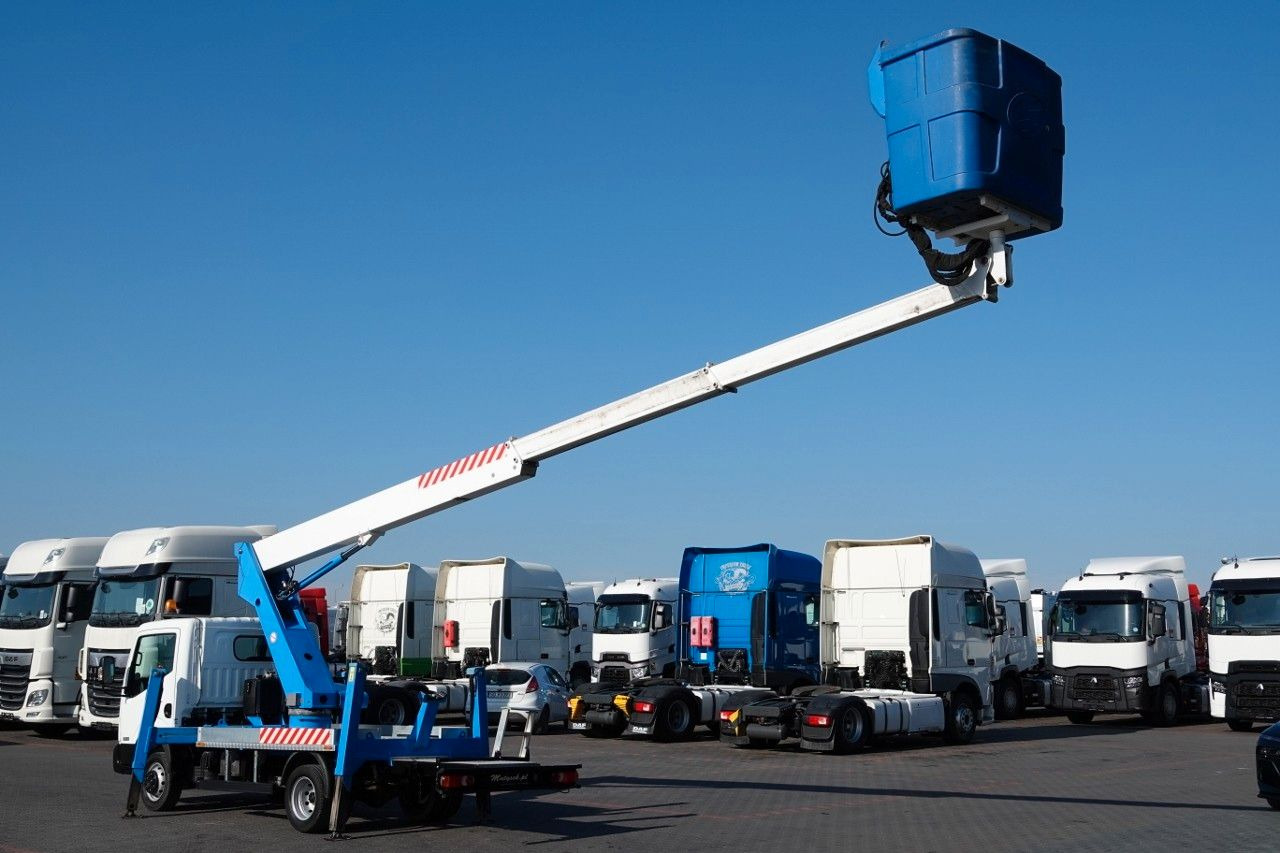 Nissan CABSTAR NT 400 / WZWYŻKA 18 METRÓW / PODNOŚNIK - Camion avec nacelle: photos 3 Nissan CABSTAR NT 400 / WZWYŻKA 18 METRÓW / PODNOŚNIK - Camion avec nacelle: photos 3