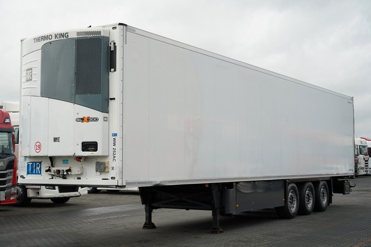 Schmitz Cargobull CHŁODNIA / THERMO KING SLX 300 / HAKÓWKA / HAKOW - Semi-remorque frigorifique: photos 2 Schmitz Cargobull CHŁODNIA / THERMO KING SLX 300 / HAKÓWKA / HAKOW - Semi-remorque frigorifique: photos 2