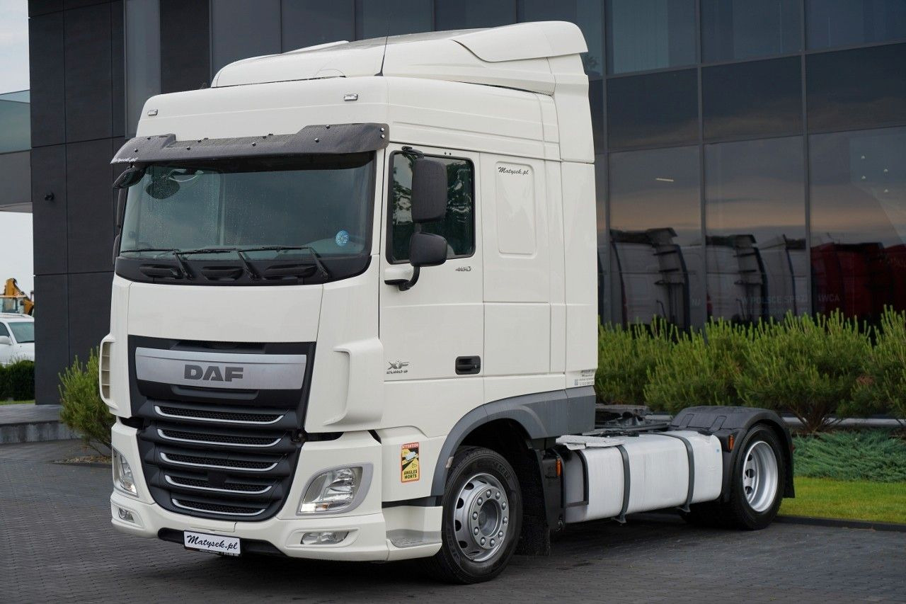 DAF XF 460 / SPACE CAB / MEGA / LOW DECK / EURO 6 - Tracteur routier: photos 2 DAF XF 460 / SPACE CAB / MEGA / LOW DECK / EURO 6 - Tracteur routier: photos 2