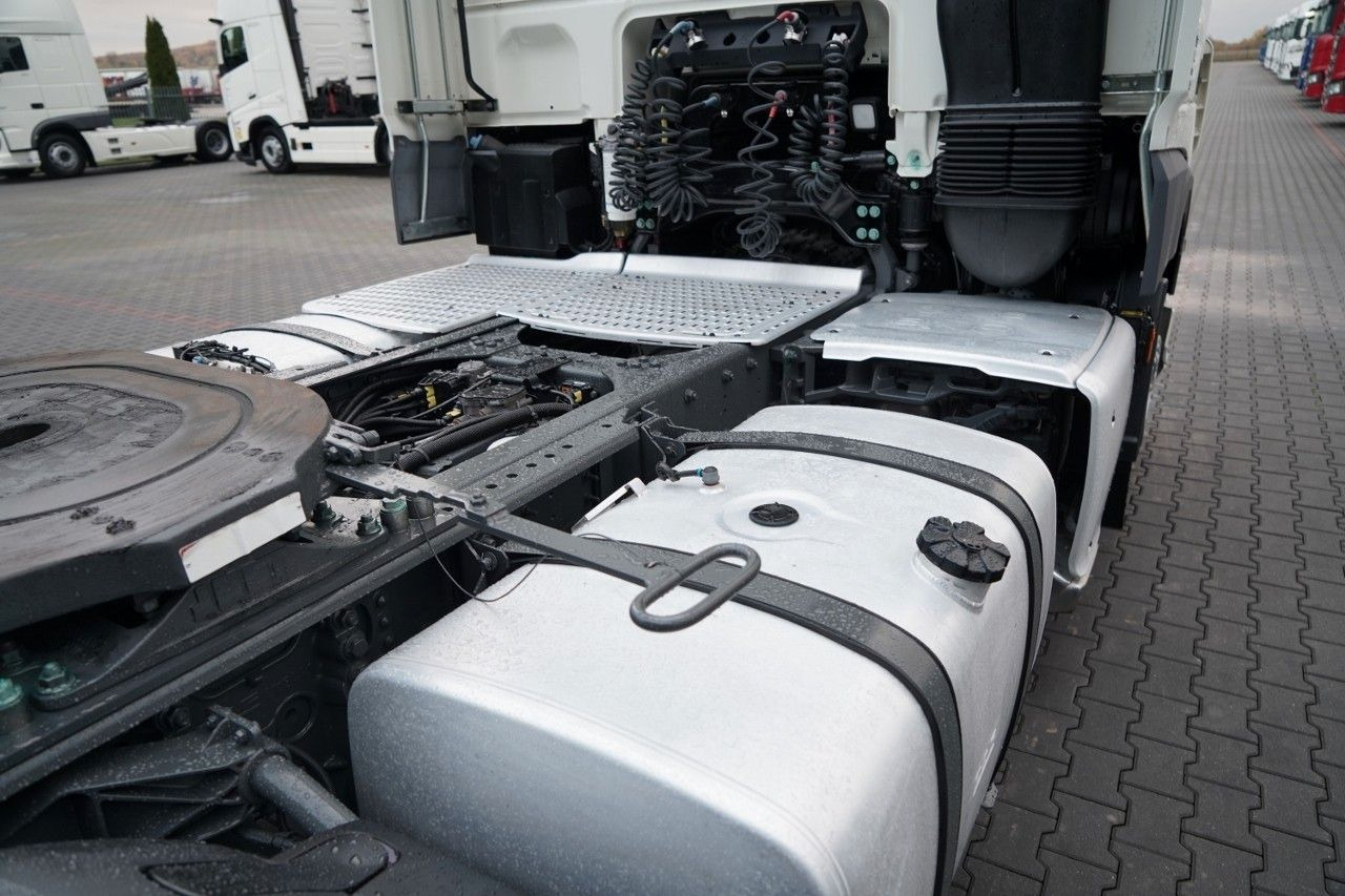 Tracteur routier DAF XF 480 / SUPER SPACE CAB / 2021: photos 16