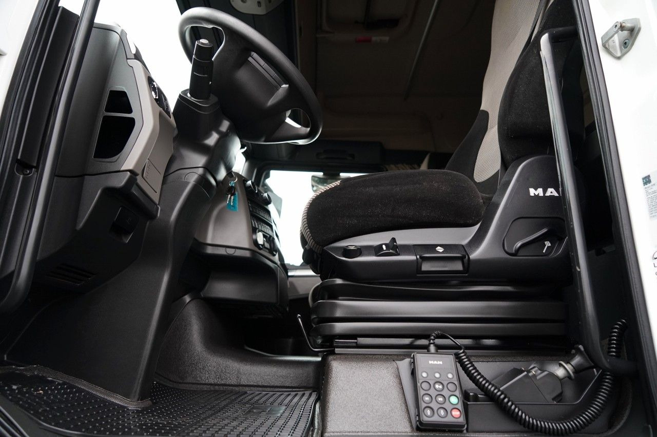 Tracteur routier MAN TGX 18.470 / 4x4 / HYDRAULIKA / HYDRODRIVE / OP: photos 24 Tracteur routier MAN TGX 18.470 / 4x4 / HYDRAULIKA / HYDRODRIVE / OP: photos 24