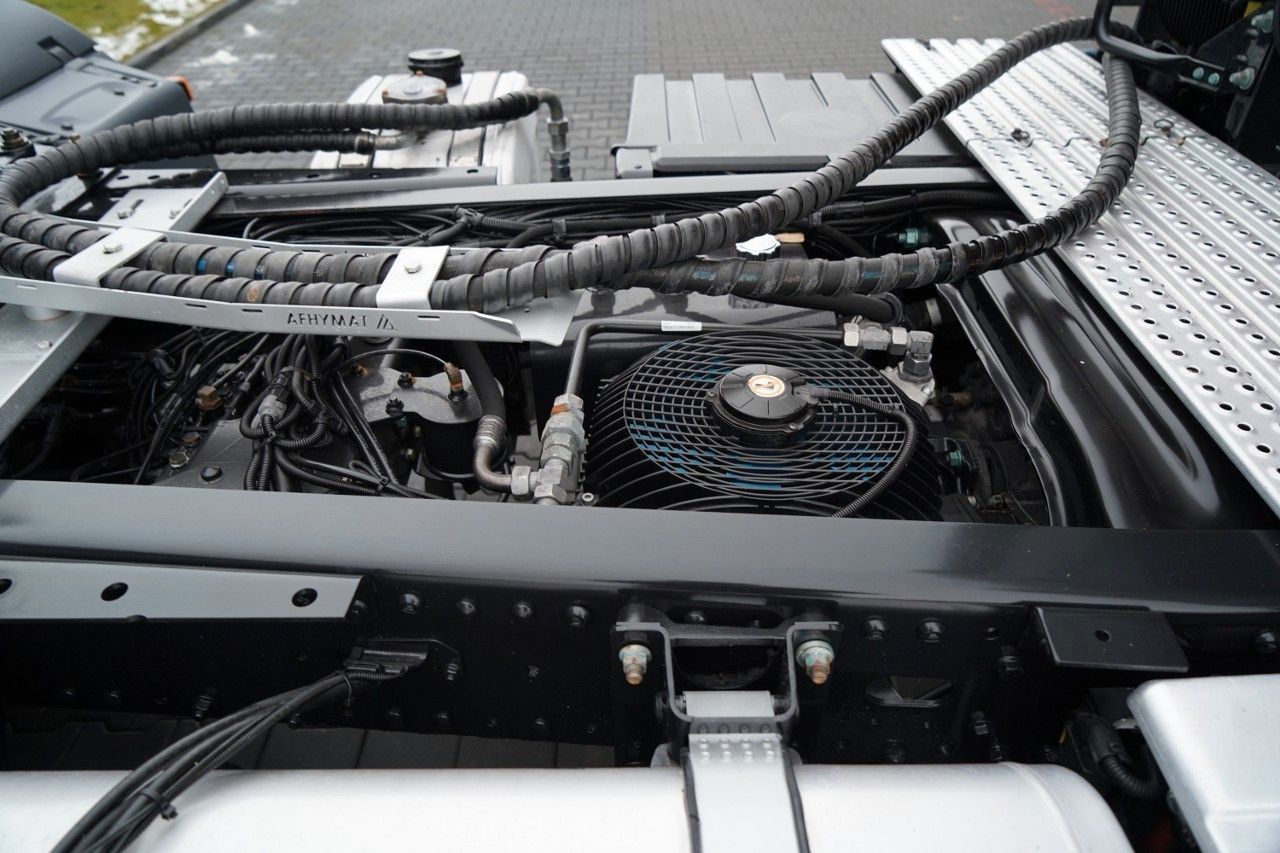 Tracteur routier MAN TGX 18.470 / 4x4 / HYDRAULIKA / HYDRODRIVE / OP: photos 18 Tracteur routier MAN TGX 18.470 / 4x4 / HYDRAULIKA / HYDRODRIVE / OP: photos 18