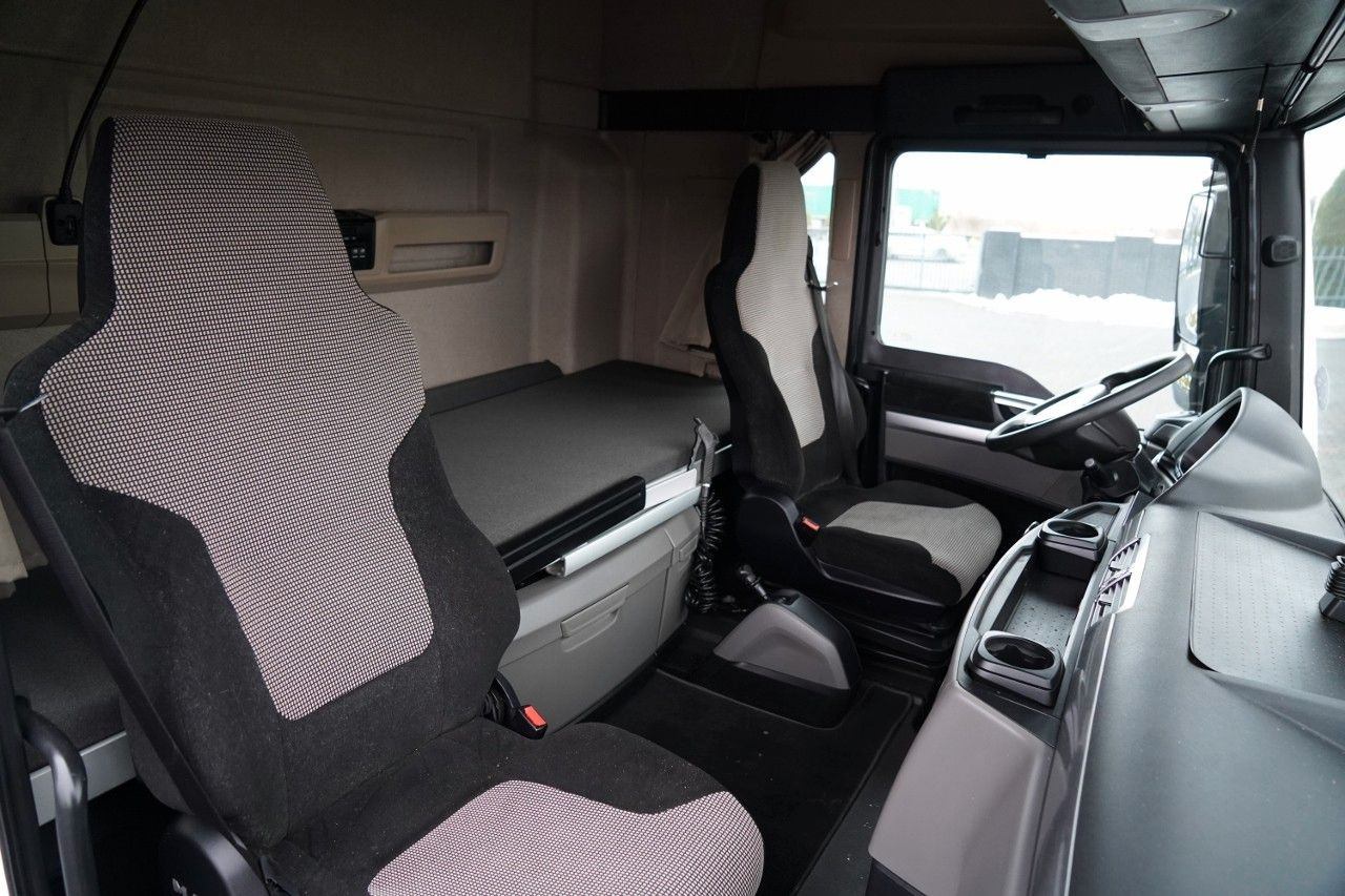 Tracteur routier MAN TGX 18.470 / 4x4 / HYDRAULIKA / HYDRODRIVE / OP: photos 36 Tracteur routier MAN TGX 18.470 / 4x4 / HYDRAULIKA / HYDRODRIVE / OP: photos 36