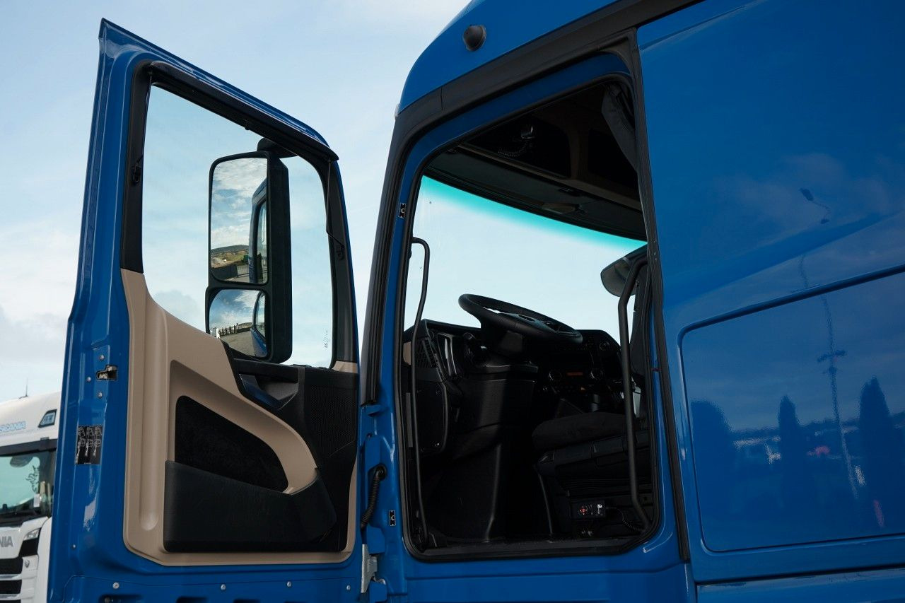 Tracteur routier Mercedes-Benz ACTROS 1848 / STREAM SPACE / 2019 / ALUFELGI: photos 20 Tracteur routier Mercedes-Benz ACTROS 1848 / STREAM SPACE / 2019 / ALUFELGI: photos 20