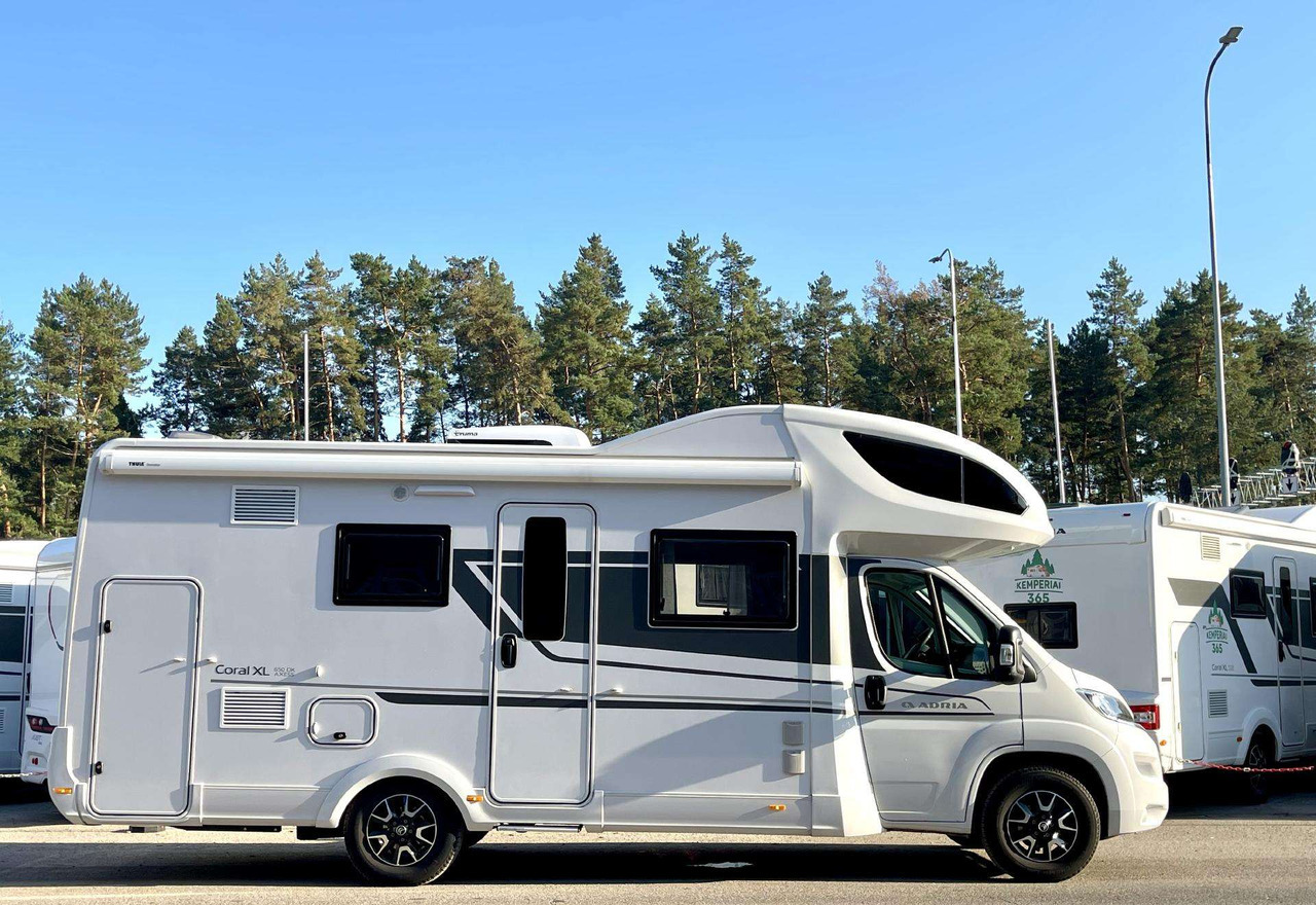 Adria Coral XL 650DK - Camping-car capucine: photos 2 Adria Coral XL 650DK - Camping-car capucine: photos 2