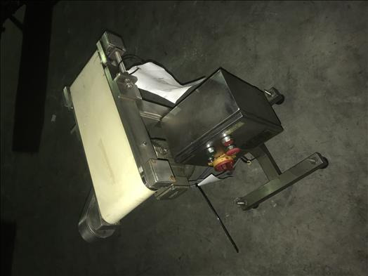 Base stainless conveyor - Convoyeur: photos 1 Base stainless conveyor - Convoyeur: photos 1