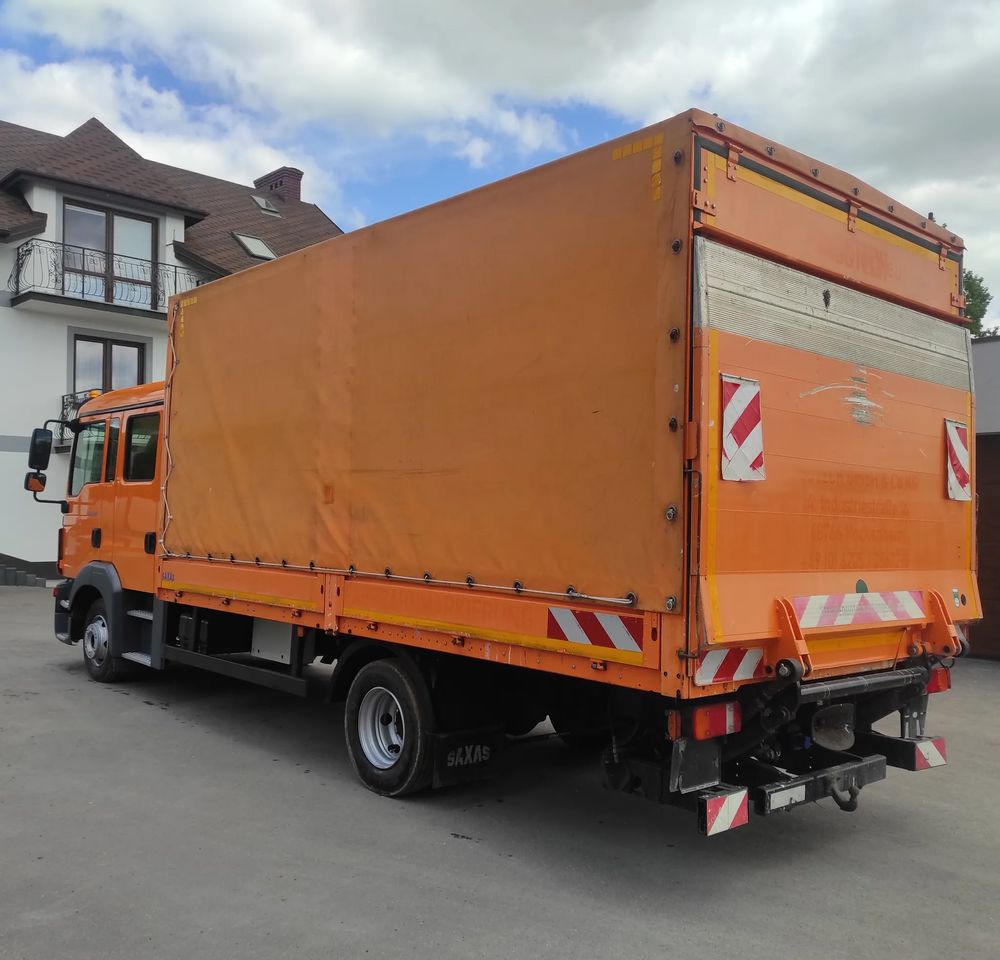 MAN TGL 8.180 DOKA / 6 OSOBOWY /BUTRO-PLANDEKA / - Camion à rideaux coulissants: photos 2 MAN TGL 8.180 DOKA / 6 OSOBOWY /BUTRO-PLANDEKA / - Camion à rideaux coulissants: photos 2