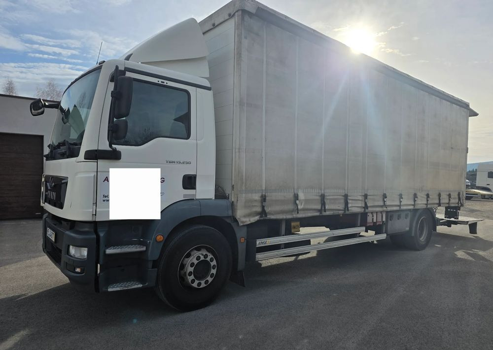 MAN TGM 15.250 /18.250 /FIRANKA / RAMA DO ZABUDOWY / WYWROTKA / HAKOWIEC / MANUALNA - Camion à rideaux coulissants: photos 1 MAN TGM 15.250 /18.250 /FIRANKA / RAMA DO ZABUDOWY / WYWROTKA / HAKOWIEC / MANUALNA - Camion à rideaux coulissants: photos 1