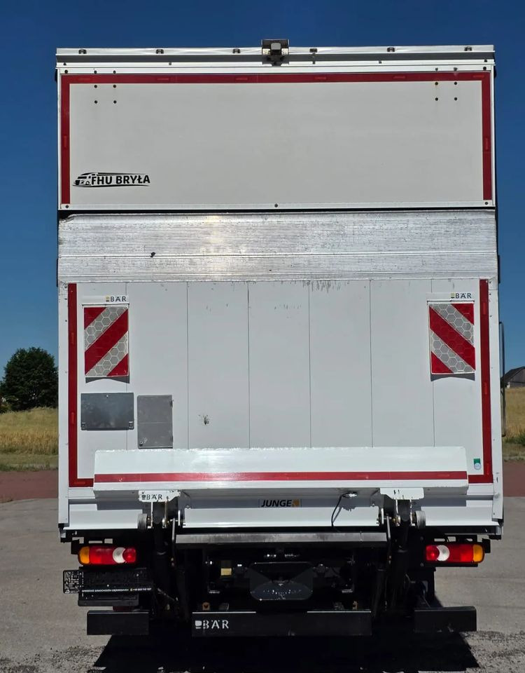 Iveco EUROCARGO 160E320/FIRANKA/WINDA/AUTOMAT/NISKI PRZEBIEG/E6/SPROWADZONY/PIERWSZY WŁAŚCICIEL - Camion à rideaux coulissants: photos 5 Iveco EUROCARGO 160E320/FIRANKA/WINDA/AUTOMAT/NISKI PRZEBIEG/E6/SPROWADZONY/PIERWSZY WŁAŚCICIEL - Camion à rideaux coulissants: photos 5