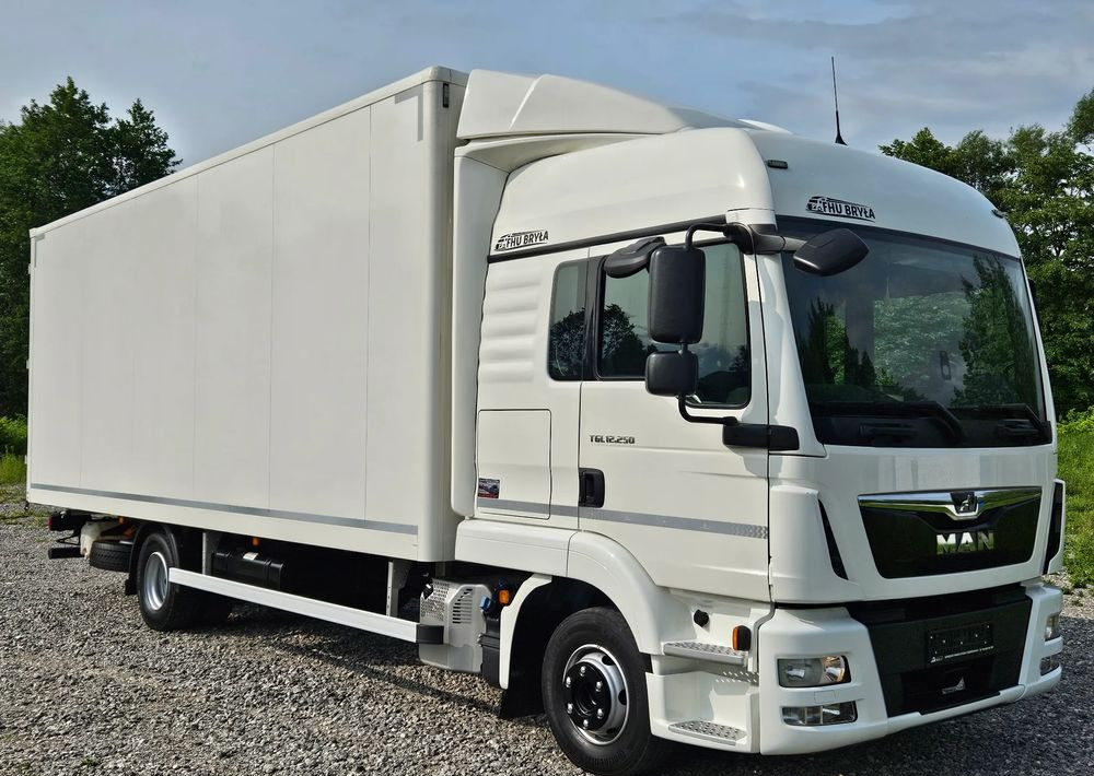 MAN TGL 12.250/KONTENER/IZOTERMA/WINDA/2019R/EURO 6/PEŁEN SERWIS/SPROWADZONY/ZADBANY/JAK NOWY/ KSIĄŻKA SERWISOWA/E6/17 PALET - Camion fourgon: photos 2 MAN TGL 12.250/KONTENER/IZOTERMA/WINDA/2019R/EURO 6/PEŁEN SERWIS/SPROWADZONY/ZADBANY/JAK NOWY/ KSIĄŻKA SERWISOWA/E6/17 PALET - Camion fourgon: photos 2