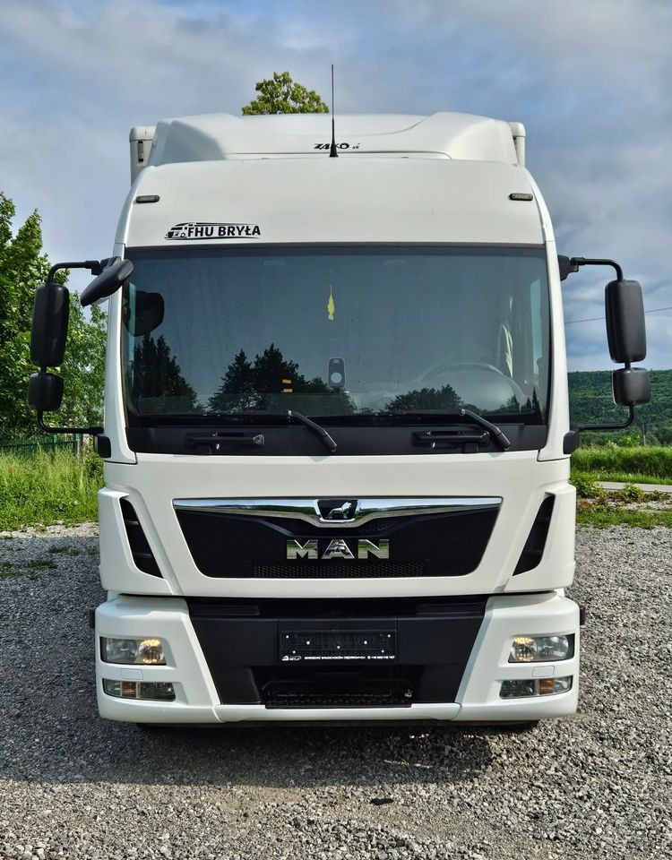 MAN TGL 12.250/KONTENER/IZOTERMA/WINDA/2019R/EURO 6/PEŁEN SERWIS/SPROWADZONY/ZADBANY/JAK NOWY/ KSIĄŻKA SERWISOWA/E6/17 PALET - Camion fourgon: photos 3 MAN TGL 12.250/KONTENER/IZOTERMA/WINDA/2019R/EURO 6/PEŁEN SERWIS/SPROWADZONY/ZADBANY/JAK NOWY/ KSIĄŻKA SERWISOWA/E6/17 PALET - Camion fourgon: photos 3