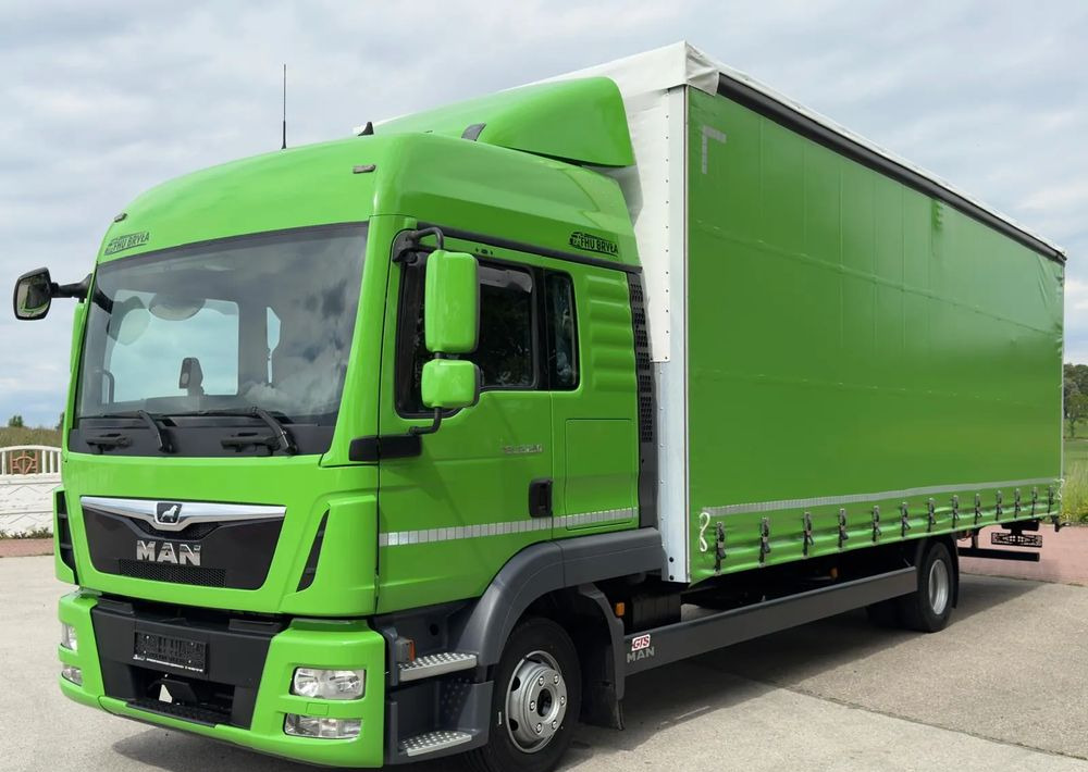 MAN TGL12.250/E6/20PALET/10.2018/SERWISOWANY/NISKI PRZEBIEG/WINDA/FIRANKA//JAK NOWY/SERWISOWANY - Camion à rideaux coulissants: photos 1 MAN TGL12.250/E6/20PALET/10.2018/SERWISOWANY/NISKI PRZEBIEG/WINDA/FIRANKA//JAK NOWY/SERWISOWANY - Camion à rideaux coulissants: photos 1
