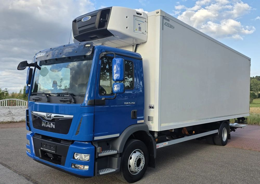 MAN TGM 15.250 / CHŁODNIA / WINDA / 2018 ROK / 230 TYŚ KM / BOCZNE DRZWI / AUTOMAT / SPROWADZONY / E6 / 18 EUROPALET/ - Camion frigorifique: photos 1 MAN TGM 15.250 / CHŁODNIA / WINDA / 2018 ROK / 230 TYŚ KM / BOCZNE DRZWI / AUTOMAT / SPROWADZONY / E6 / 18 EUROPALET/ - Camion frigorifique: photos 1