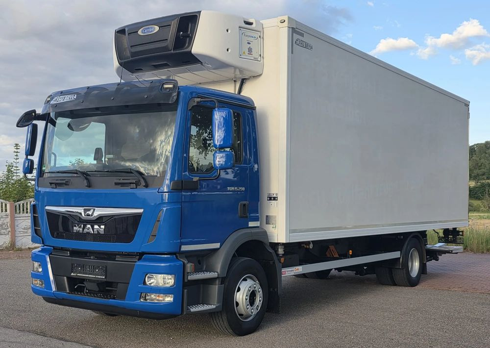 MAN TGM 15.250 / CHŁODNIA / WINDA / 2018 ROK / 230 TYŚ KM / BOCZNE DRZWI / AUTOMAT / SPROWADZONY / E6 / 18  EUROPALET/ - Camion frigorifique: photos 1 MAN TGM 15.250 / CHŁODNIA / WINDA / 2018 ROK / 230 TYŚ KM / BOCZNE DRZWI / AUTOMAT / SPROWADZONY / E6 / 18  EUROPALET/ - Camion frigorifique: photos 1