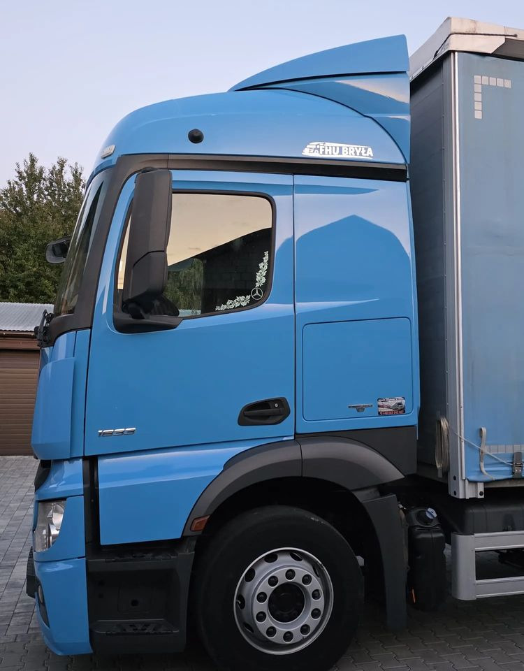 Mercedes-Benz ACTROS 1833 / FIRANKA/ WINDA / 22PALETY / 8760 ŁADOWNOŚĆ / AUTOMAT / DUŻY SILNIK / SYPIALKA / - Camion à rideaux coulissants: photos 5 Mercedes-Benz ACTROS 1833 / FIRANKA/ WINDA / 22PALETY / 8760 ŁADOWNOŚĆ / AUTOMAT / DUŻY SILNIK / SYPIALKA / - Camion à rideaux coulissants: photos 5
