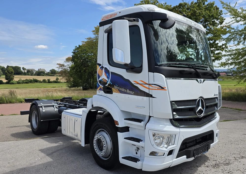 Mercedes-Benz ANTOS 1827 / ATEGO / ACTROS / E6 / ROZSTAW OSI 3.75M / WYWROT / BECZKA / UTRZYMANIE DRÓG / HAKOWIEC / SPROWADZONY / PIERWSZY WŁAŚCICIEL / STAN BDB - Châssis cabine: photos 1 Mercedes-Benz ANTOS 1827 / ATEGO / ACTROS / E6 / ROZSTAW OSI 3.75M / WYWROT / BECZKA / UTRZYMANIE DRÓG / HAKOWIEC / SPROWADZONY / PIERWSZY WŁAŚCICIEL / STAN BDB - Châssis cabine: photos 1