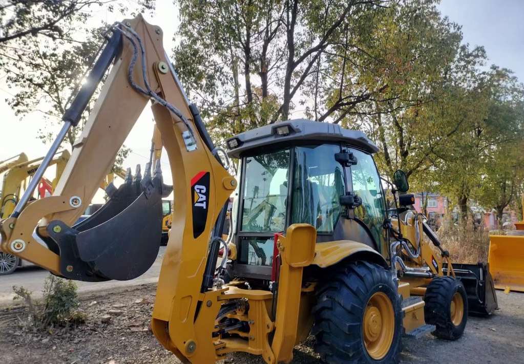CAT 420 F Caterpillar 420F backhoe loader - Tractopelle: photos 2 CAT 420 F Caterpillar 420F backhoe loader - Tractopelle: photos 2