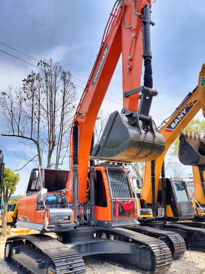 Doosan DX 300 Korea imports doosan DX300 - Pelle sur chenille: photos 5 Doosan DX 300 Korea imports doosan DX300 - Pelle sur chenille: photos 5