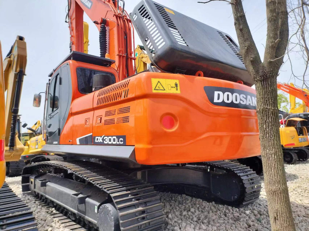 Doosan DX 300 Korea imports doosan DX300 - Pelle sur chenille: photos 1 Doosan DX 300 Korea imports doosan DX300 - Pelle sur chenille: photos 1