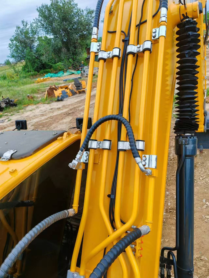 Hyundai Hyundai 220 LC-9 S - Pelle sur chenille: photos 3 Hyundai Hyundai 220 LC-9 S - Pelle sur chenille: photos 3