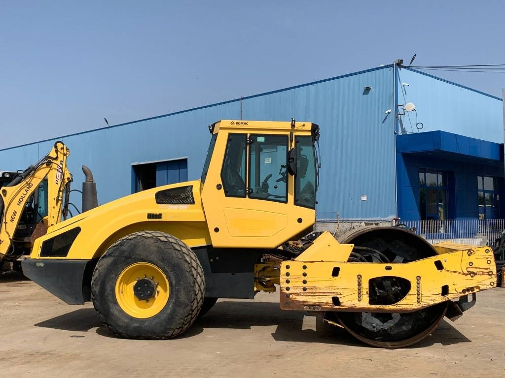 Bomag BW 219 D H-4 - Compacteur à pieds de mouton/ Monocylindre: photos 2 Bomag BW 219 D H-4 - Compacteur à pieds de mouton/ Monocylindre: photos 2