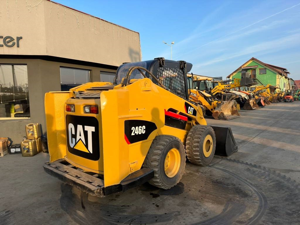 CAT 246 C - Mini chargeuse: photos 5 CAT 246 C - Mini chargeuse: photos 5