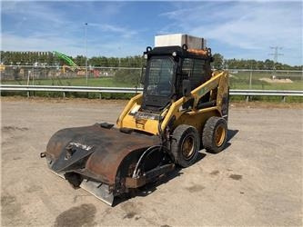 CAT 246 - Mini chargeuse: photos 1 CAT 246 - Mini chargeuse: photos 1