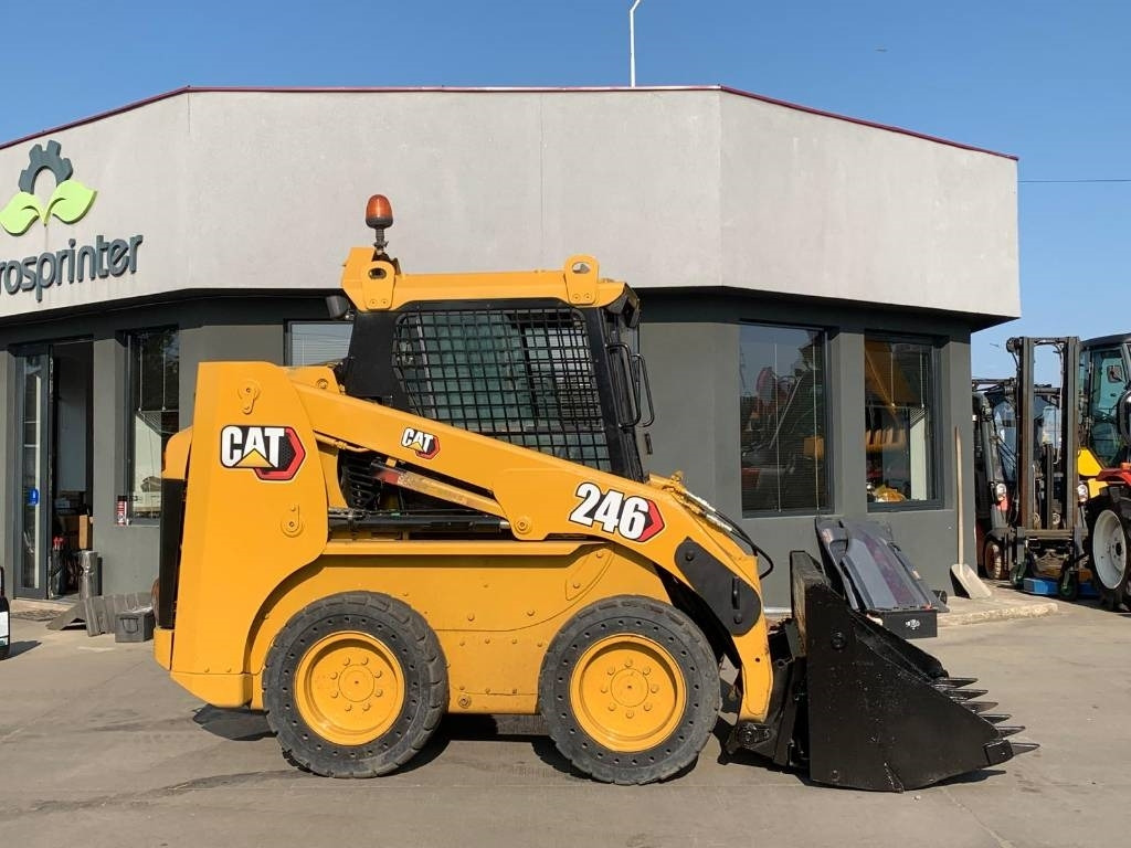 CAT 246 - Mini chargeuse: photos 5 CAT 246 - Mini chargeuse: photos 5