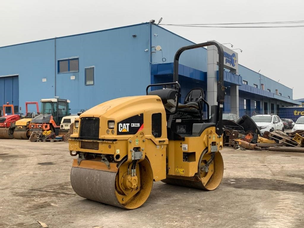 CAT CB 22B - Rouleau compresseur: photos 1 CAT CB 22B - Rouleau compresseur: photos 1