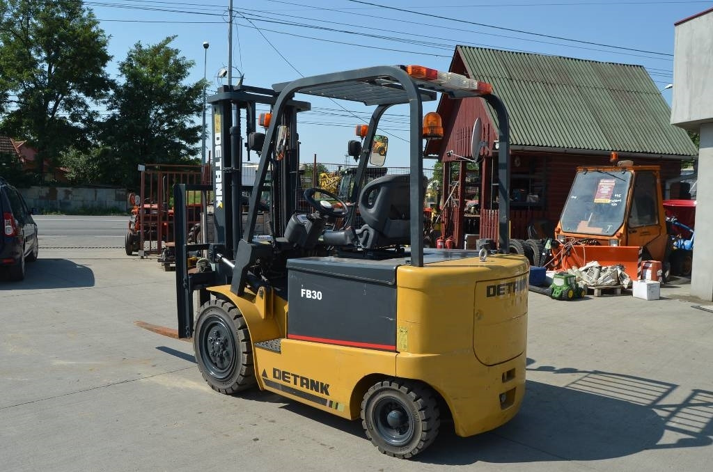 Detank FB30 - Chariot élévateur électrique: photos 4 Detank FB30 - Chariot élévateur électrique: photos 4