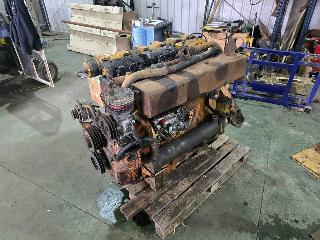 Hanomag 6 Cylinder ENGINE - Moteur pour Engins de chantier: photos 1 Hanomag 6 Cylinder ENGINE - Moteur pour Engins de chantier: photos 1