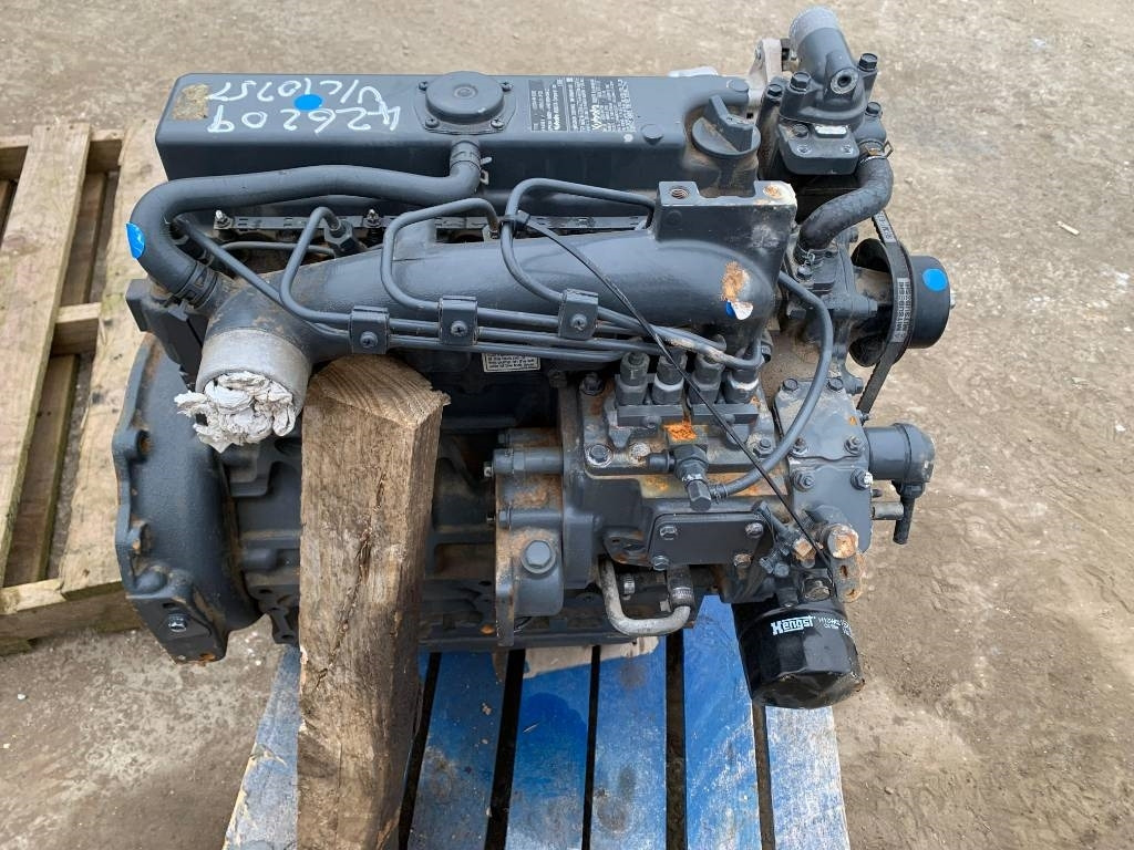 Kubota V 2203 ENGINE - Moteur pour Engins de chantier: photos 1 Kubota V 2203 ENGINE - Moteur pour Engins de chantier: photos 1