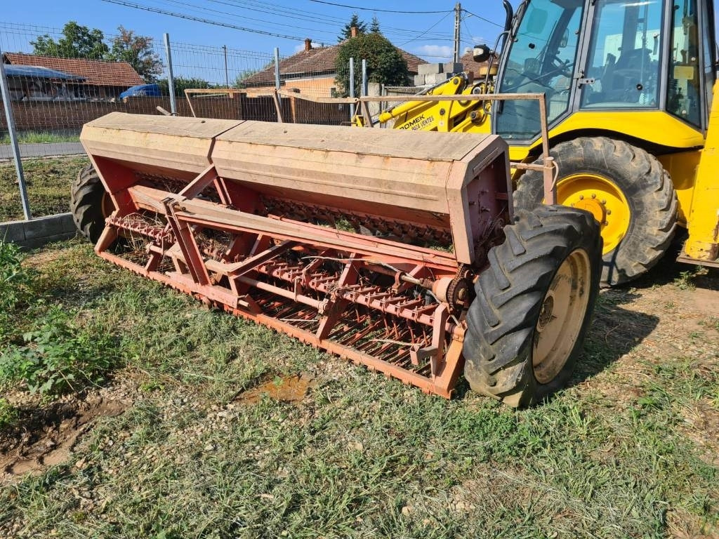 Kuhn 4M - Combiné de semis: photos 1 Kuhn 4M - Combiné de semis: photos 1